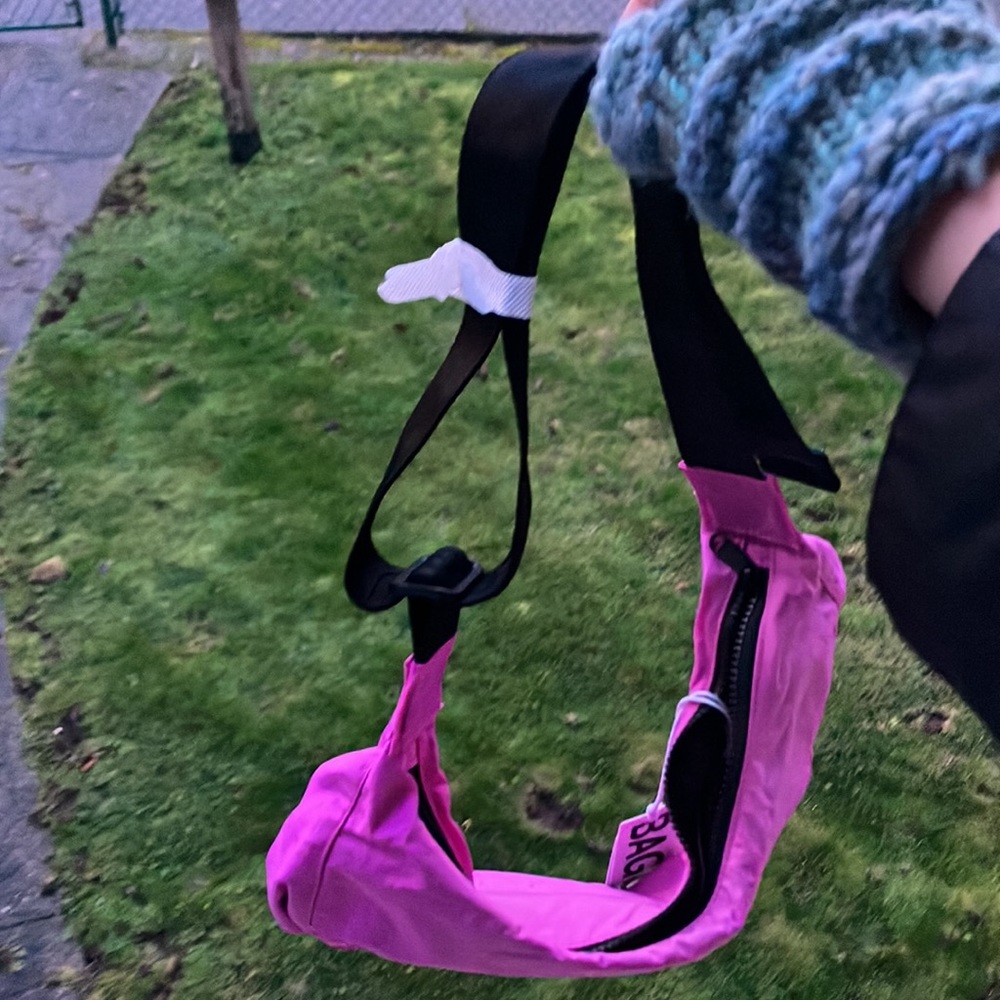 Baggu Extra Pink Medium Nylon Crescent Bag - Picture 7 of 14